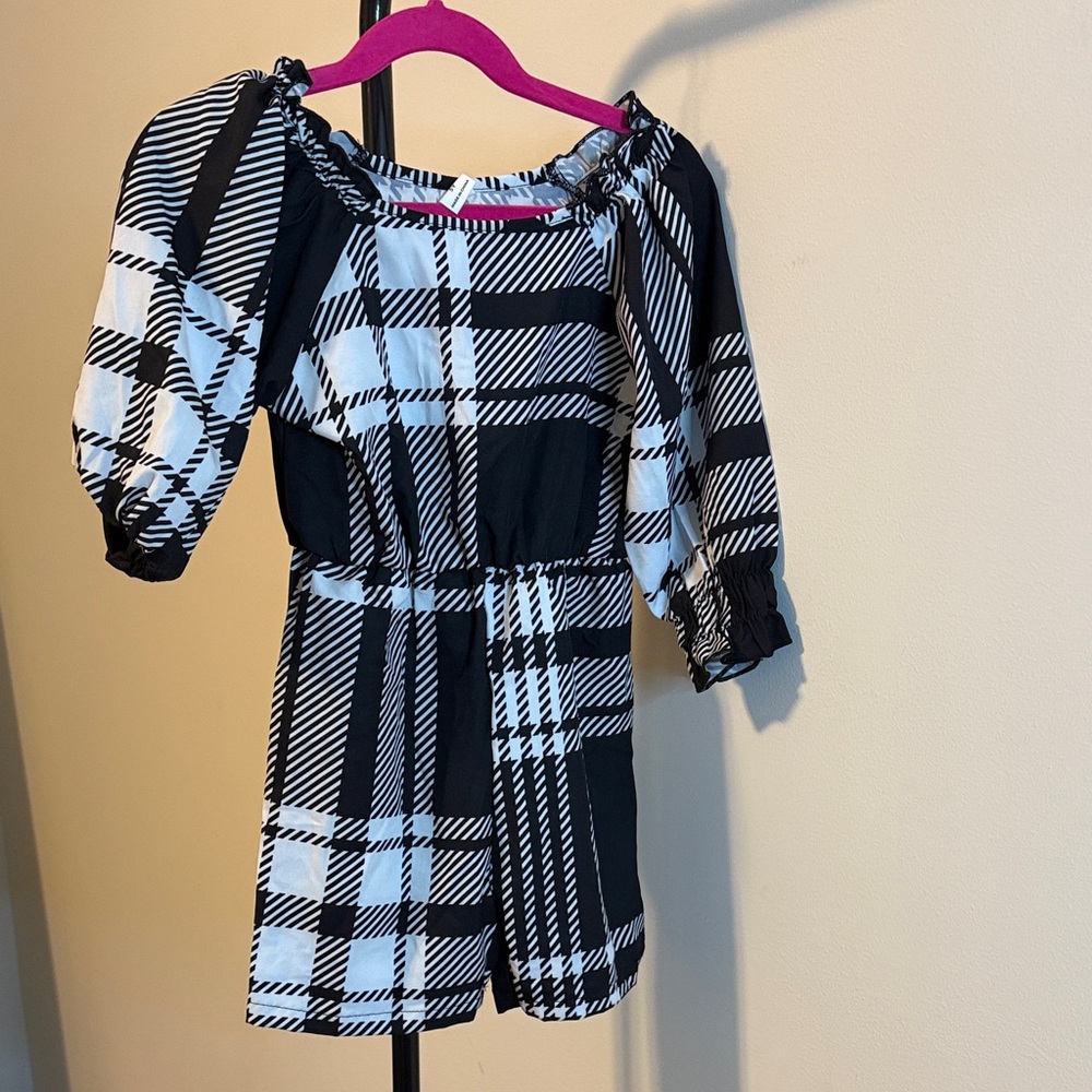 SHEIN Black and White Plaid Kids Romper - Picture 2 of 2